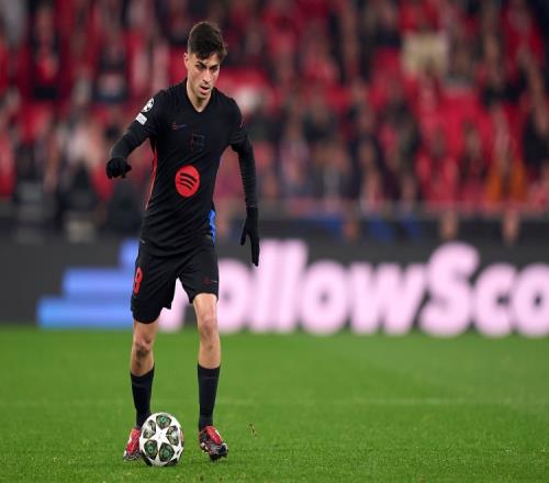 终于有正面贡献！杨瀚森前场板先助攻三分 然后快攻再助攻扣篮